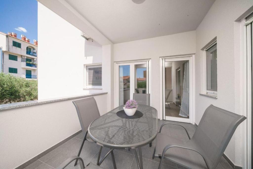 Apartment Stefanio Vodice Bagian luar foto
