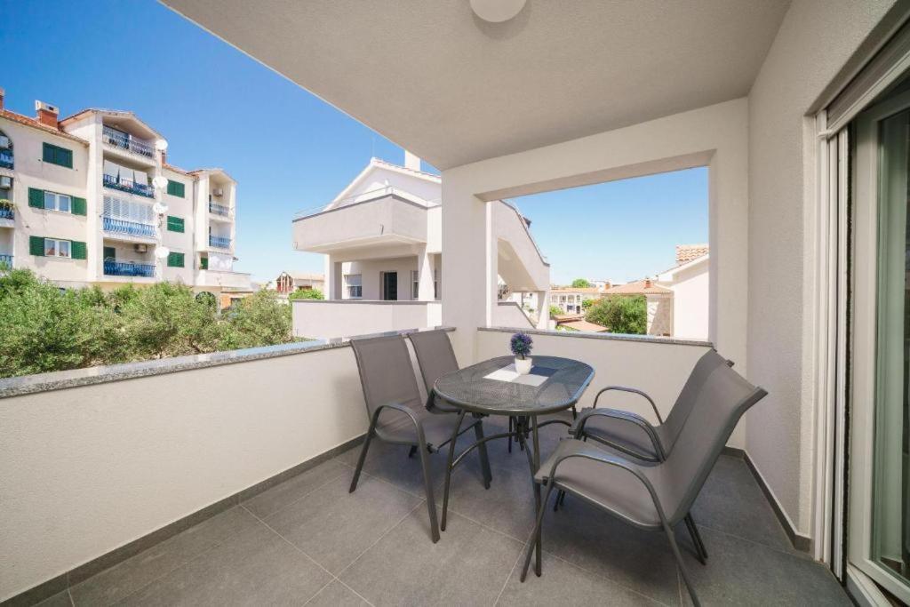 Apartment Stefanio Vodice Bagian luar foto