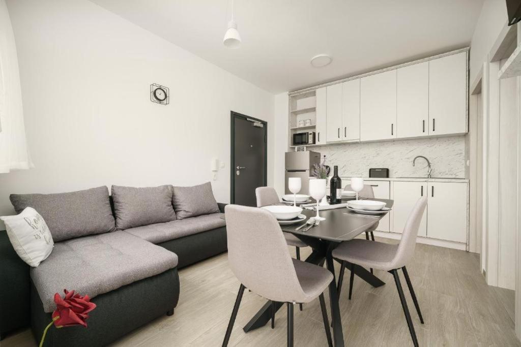Apartment Stefanio Vodice Bagian luar foto