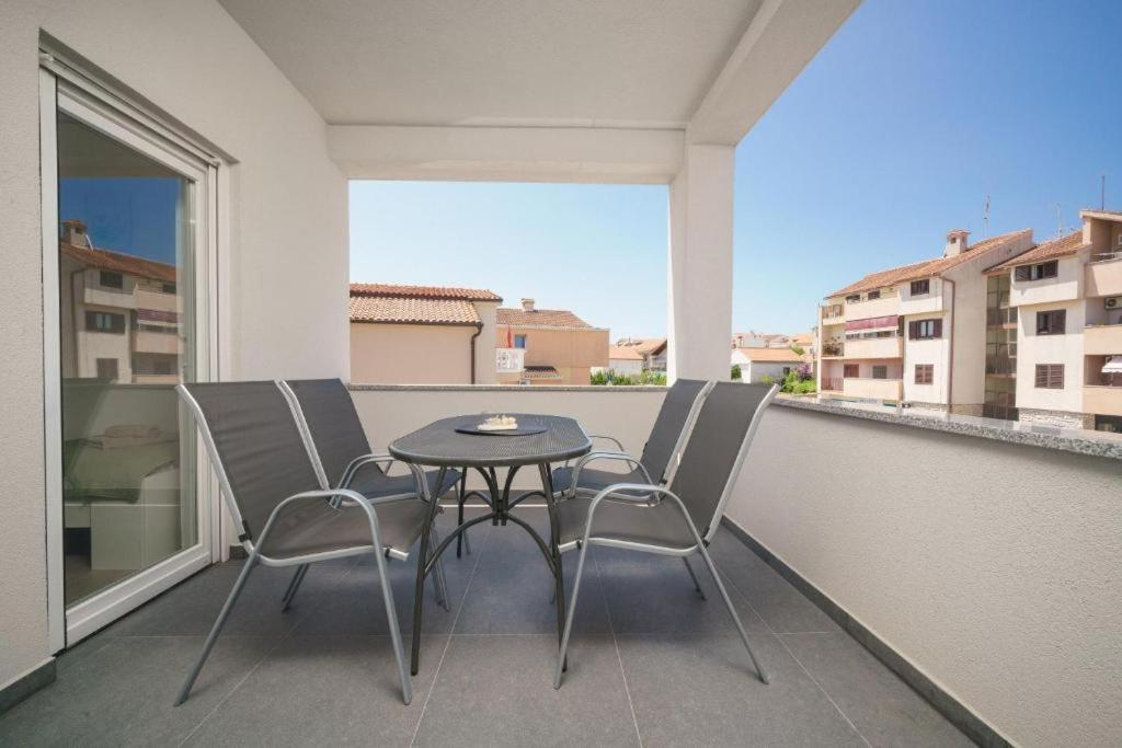 Apartment Stefanio Vodice Bagian luar foto