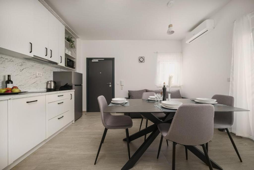 Apartment Stefanio Vodice Bagian luar foto