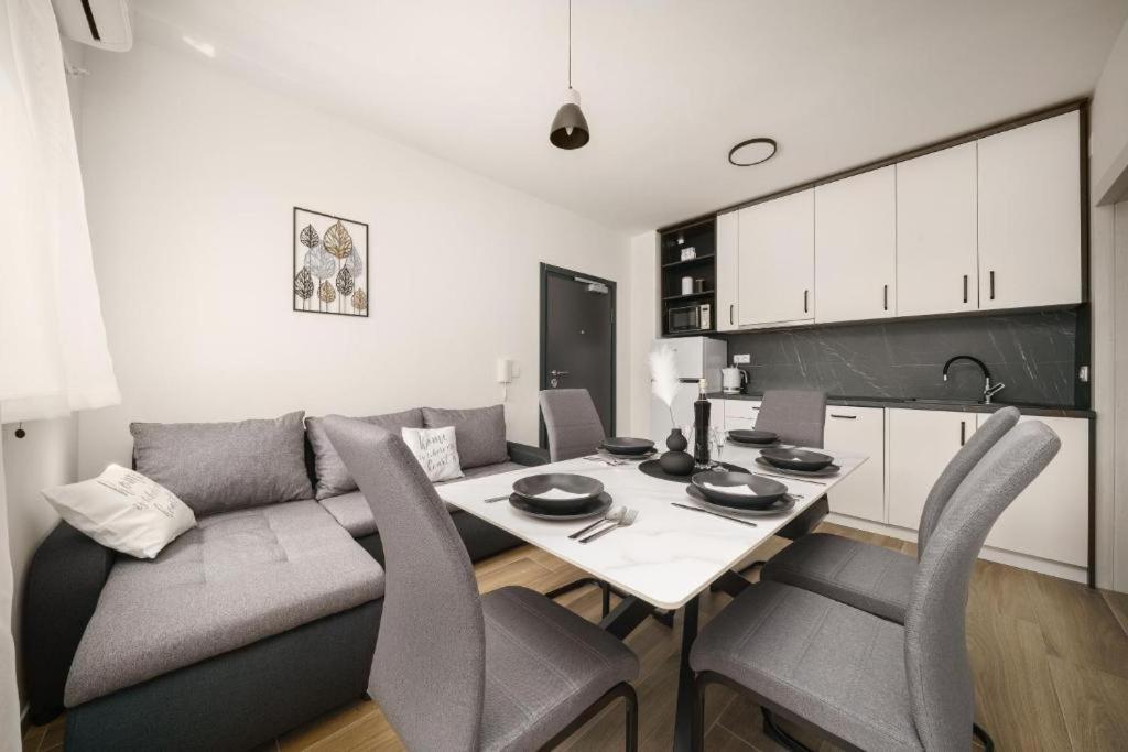 Apartment Stefanio Vodice Bagian luar foto